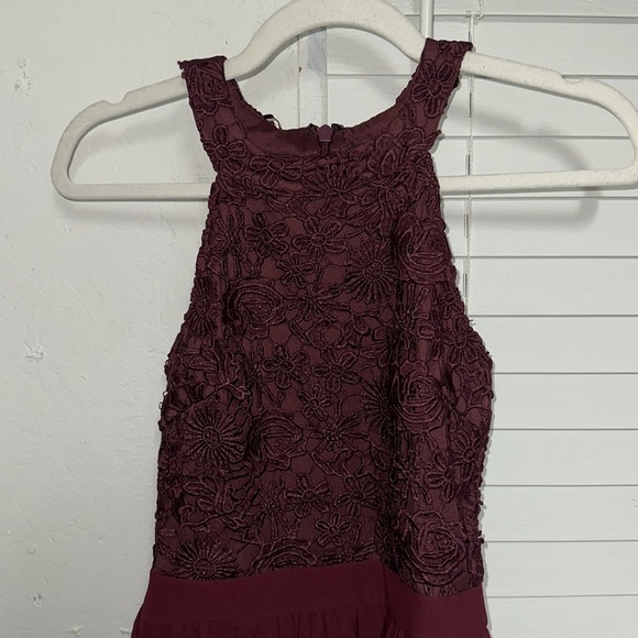Nordstrom Lulus Skater Halter dress in burgundy. With lace top.‎ Hidden zipper. - Picture 4 of 13